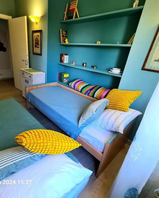 Apartment Domus Vincentis Eur -space&light - Center In 20min Rom